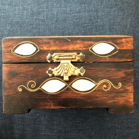 Box - Picture 3 of 3